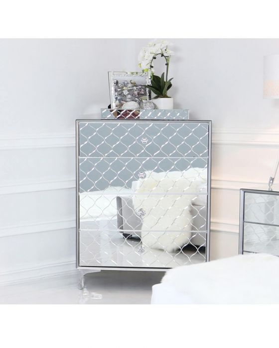 Mirrored Quatrefoil Designed 4 Drawer Chest of Drawers
